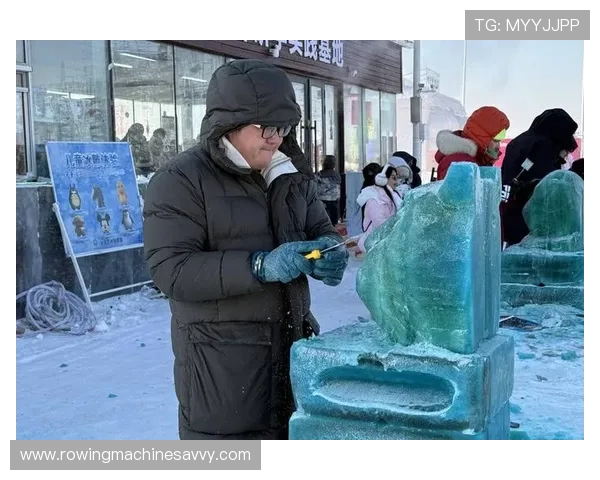 阿什拉夫家庭生活近况曝光，展现赛场外日常